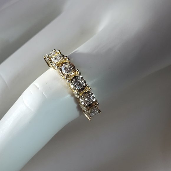 Brand new 14K beautiful wedding band - Picture 8 of 10